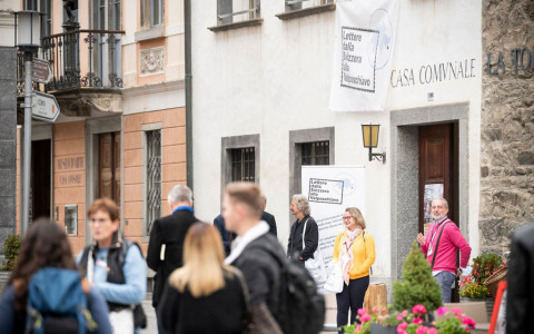 Applausi per la prima del Festival letterario