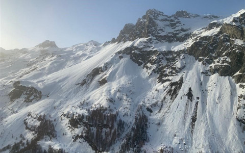 Strada del Maloja chiude ogni giorno per valanghe