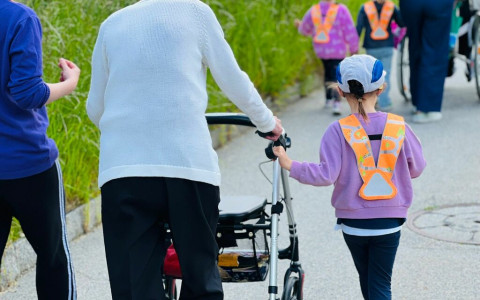 Bambini e anziani: due generazioni a confronto