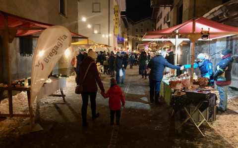 Il mercatino di Natale accende la Bregaglia