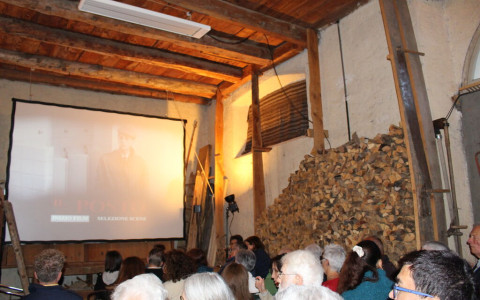 Devon House, avvio col botto