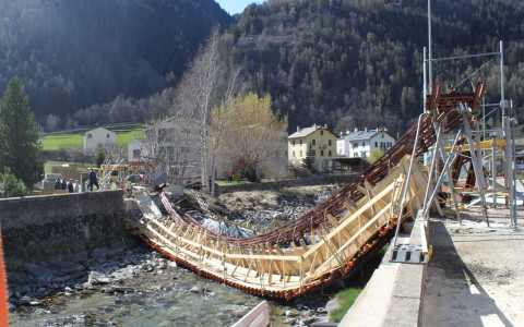 Ceduta la nuova passerella di Poschiavo