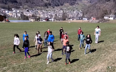 Le scuole di Poschiavo ballano Jerusalema