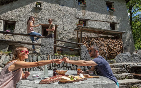 Ticino e Grigioni i cantoni più simpatici Ticino e Grigioni i cantoni più simpatici