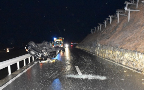 Conducente ferito in incidente spettacolare 