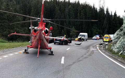 Scontro sulla strada dello Julier, due feriti