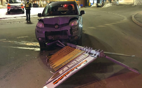 25enne ubriaca si schianta contro un palo