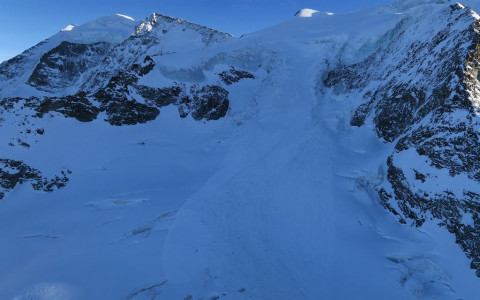 Sciescursionista cade scendendo dal Piz Palü