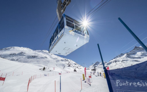 Nei Grigioni si continua a sciare