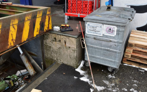 Meccanico muore mentre sta riparando una rampa