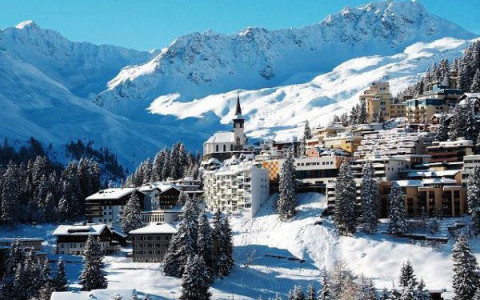 Arosa: interrotte 58 catene di contagio