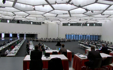 Parlamento retico vuole imposizione individuale