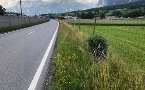 Scappa da polizia con motorino truccato