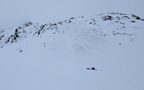 28enne sci escursionista muore travolto da valanga