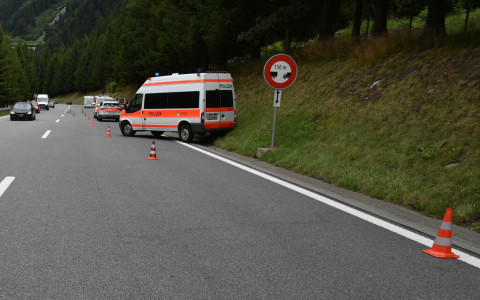 Pian San Giacomo: collisione in fase di sorpasso