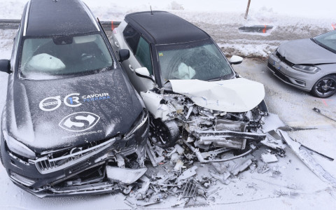 Due feriti in uno scontro frontale sul Bernina Due feriti in uno scontro frontale sul Bernina