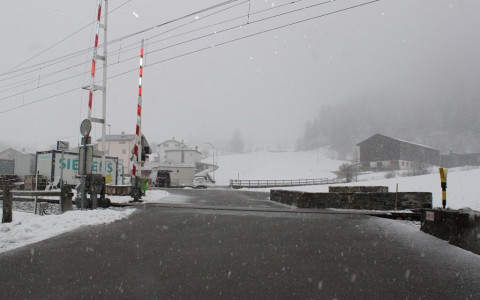 Poschiavo: scontro tra un'auto e il treno 