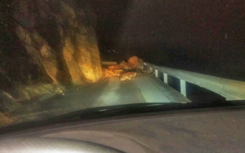 Di nuovo sassi sulla strada per Viano