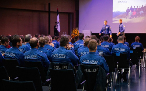 16 nuovi agenti di polizia