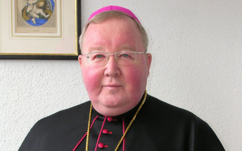 Vescovo Vaduz annulla messa con politici