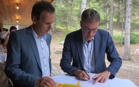 Autopostali elettrici per i Grigioni