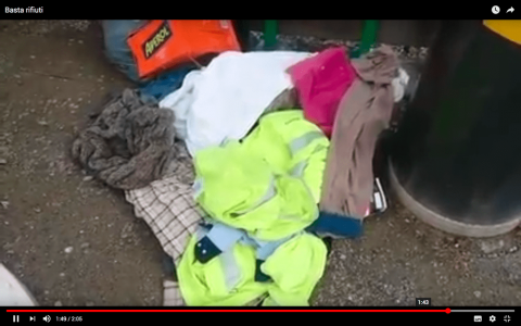 Ancora rifiuti... abusivi