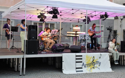 Armony conquista la Piazza: il video Armony conquista la Piazza: il video