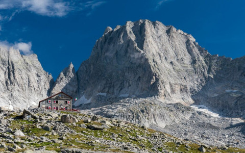 Scalatore soccorso da Rega e CAS sul Badile