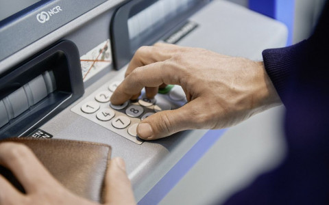 Nuova ubicazione per il bancomat BCG a Grono Nuova ubicazione per il bancomat BCG a Grono