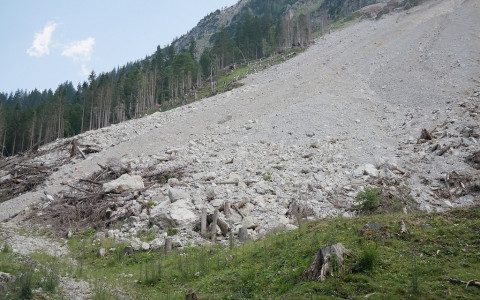 Frana sulla strada dell'Albula, passo chiuso