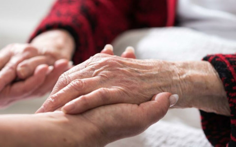 Familiari curanti ricompensati dal Cantone?