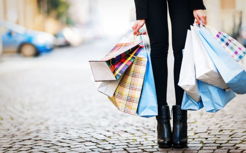 Berna: resta vietato il turismo degli acquisti