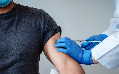 Coronavirus: richiamo per gli ultraottantenni