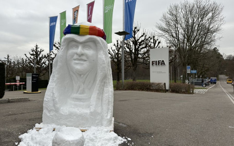 Festival Umorismo: emiro riceve il premio negativo Festival Umorismo: emiro riceve il premio negativo