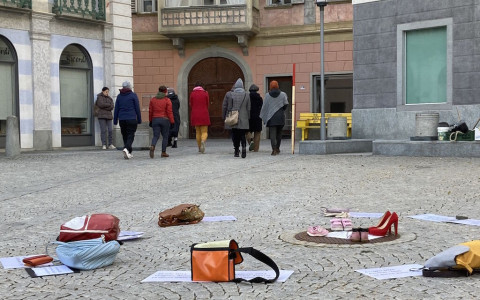 Flash mob a Poschiavo - Stop ai femminicidi